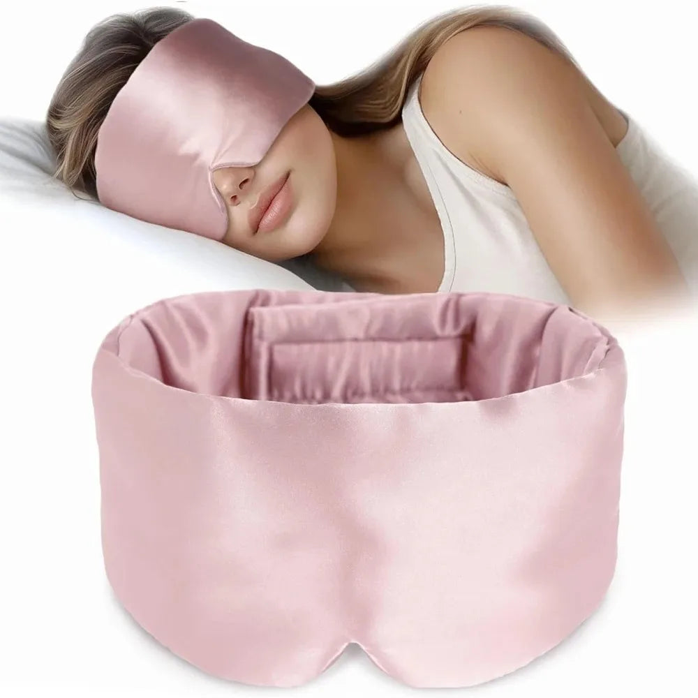 Mascherina per dormire in seta Retta colore rosa, indossata